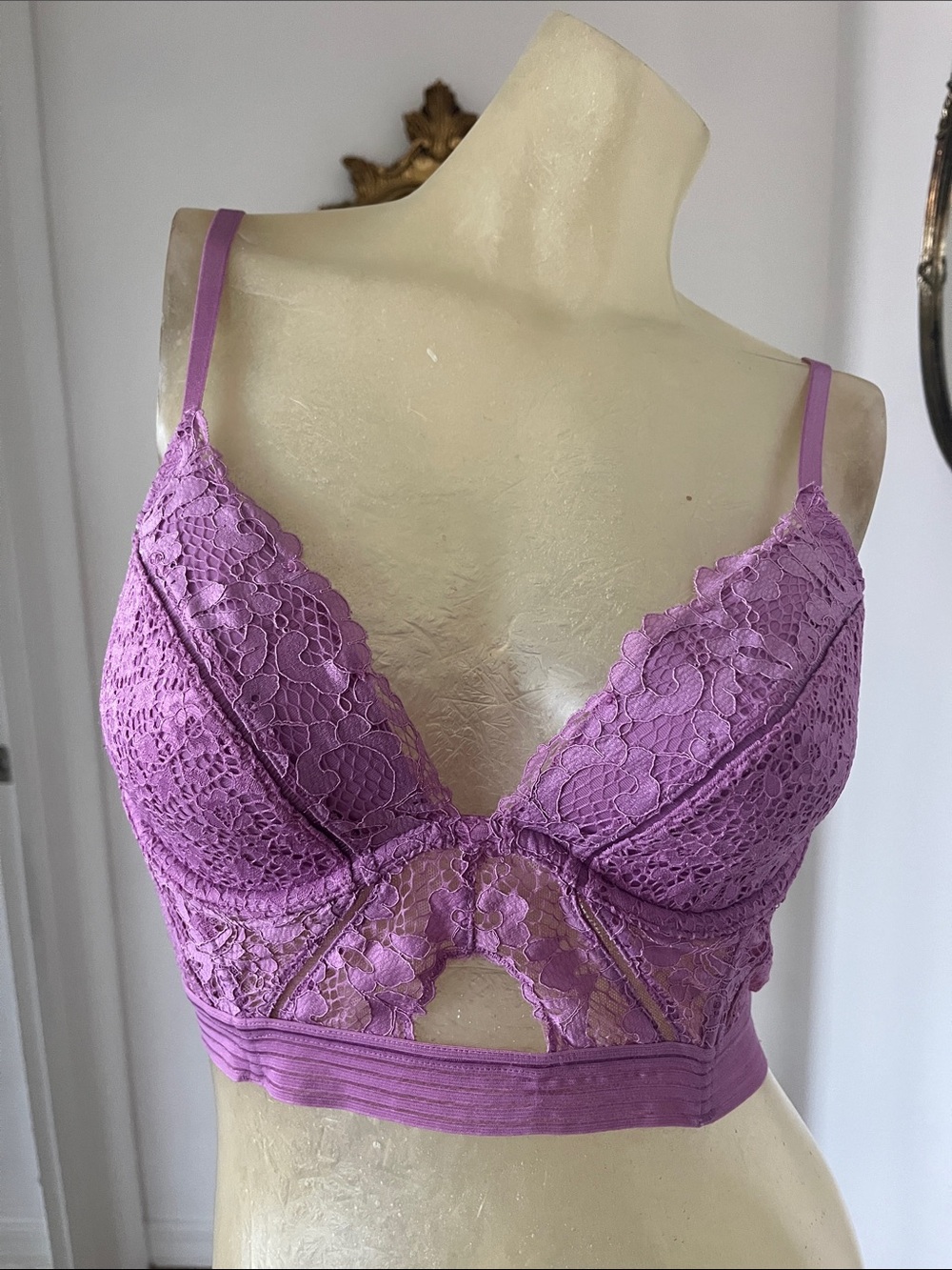 Very Sexy Victoria’s Secret Lined Plunge Bralette